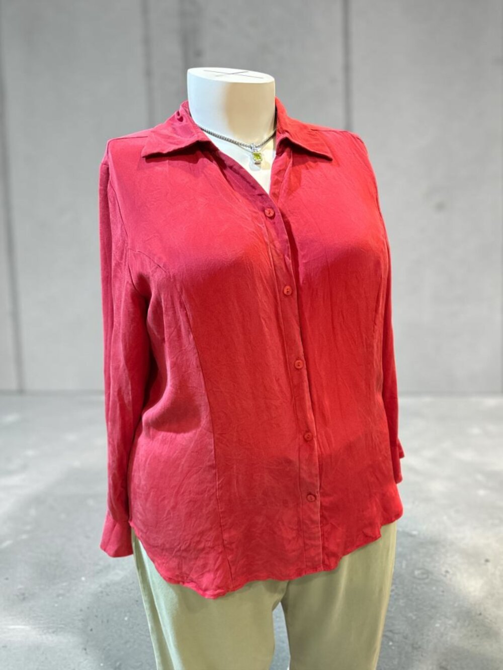 Jaclyn Smith Sz 22W Red Washable Silk Button-Up Collared Blouse